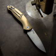 Giant Mouse ACE Farley (SlipJoint) Brass / Elmax Satin GM-FARLEY-BRASS-ELMAX - KNIFESTOCK