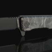 Ocaso Solstice Engraved Titanium + Black / Topo Pattern 10ETB - KNIFESTOCK