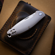 Giant Mouse ACE Farley V1 (SlipJoint) Titanium / Satin ELMAX GM-FARLEY-TITANIUM - KNIFESTOCK