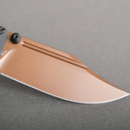 Vosteed Vombat M390 Copper Dune Aluminum Black A4106 - KNIFESTOCK