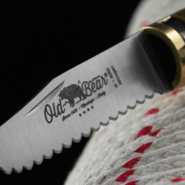 OLD BEAR® L - STAINLESS STEEL, OLIVE HANDLE, SERRATED BLADE 9337/21_LU - KNIFESTOCK