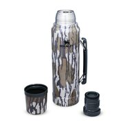 STANLEY The Legendary Classic Bottle 1.0L / 1.1QT, Bottomland Mossy Oak 10-08266-053 - KNIFESTOCK
