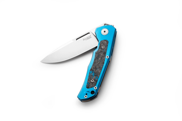 Lion Steel Folding knife MAGNACUT blade, BLUE Titanium with Carbon Fiber inlay Q - KNIFESTOCK