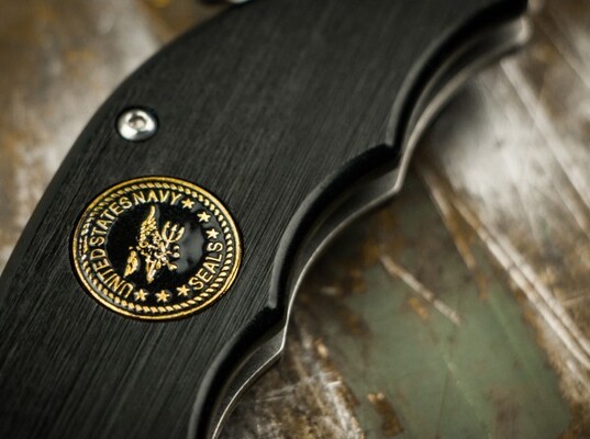 Magnum 01MB856 Usn Seals Negru - KNIFESTOCK