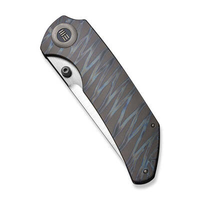 We Thug XL Tiger Stripe Pattern Flamed Titanium Handle Handle Polished Satin CPM 20CV BLADE WE20028D - KNIFESTOCK