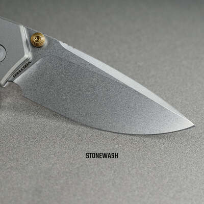 Vosteed Psyop 299 S35VN Stonewash, Piros Norplex UltreX™ Micarta &amp; Titán Bolster - KNIFESTOCK