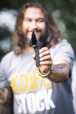 Kizer Mini Momo CPM20V, KNFS Exclusive, Limited Edition 200pcs, 6063-T6+Fatcarbon Ki3663E1 - KNIFESTOCK