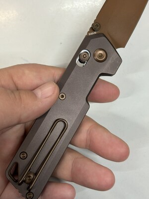 Vosteed Parallel S35VN Miedź Dune Ciemny Czerwonawy Fioletowy Tytan A3505 - KNIFESTOCK