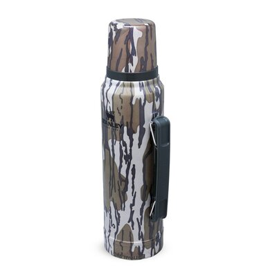 STANLEY The Legendary Classic Bottle 1.0L / 1.1QT, Bottomland Mossy Oak 10-08266-053 - KNIFESTOCK