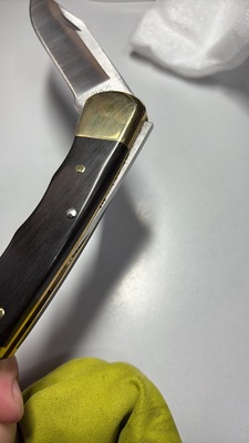 BUCK 110 Folding Hunter®, Rainuré pour les doigts BU-0110BRSFG - KNIFESTOCK