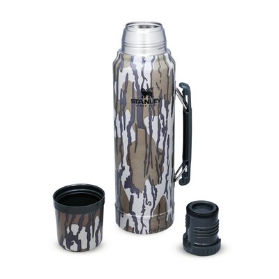 STANLEY The Legendary Classic Bottle 1.0L / 1.1QT, Bottomland Mossy Oak 10-08266-053 - KNIFESTOCK